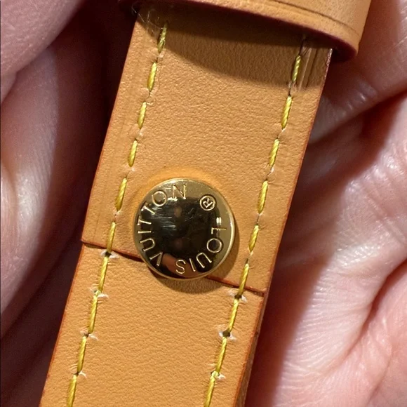 Louis Vuitton TanLeather Strap with Gold Clips Shoulder Bags